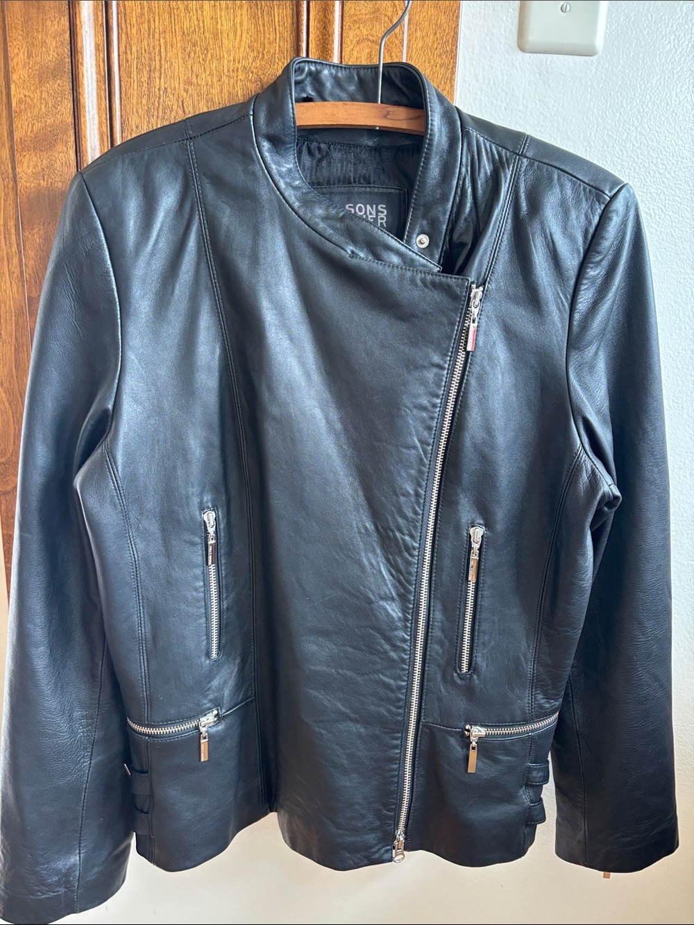 Women’s Black Leather Biker Motorcycle Jacket - 30” pit to pit, 25” length